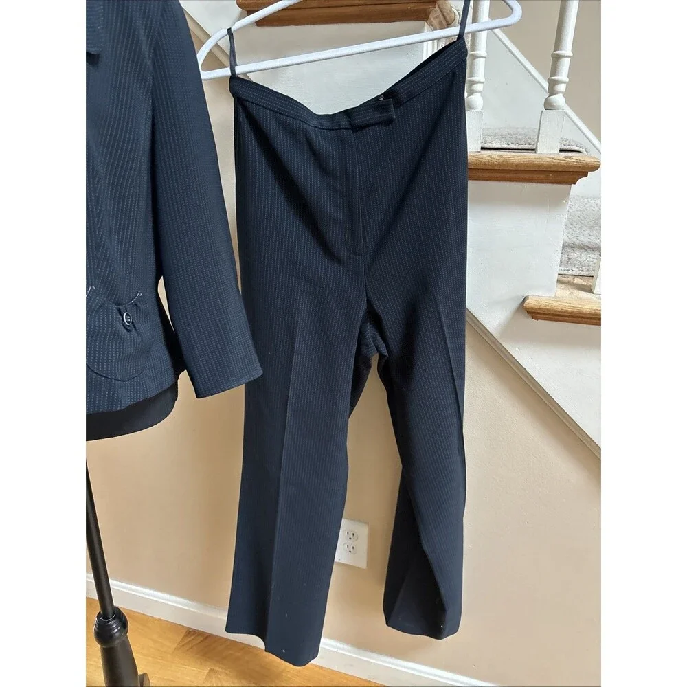 Signature Larry Levine Suit Women's Sz 10 Black Pinstripe Pants & Blazer Career